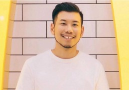 饿了么加入三方外卖“战局”；霸王茶姬美国首家门店开业；京东再次出击发起“外卖战事”；2025/6/15食品界的新晋网红干噎酸奶来了